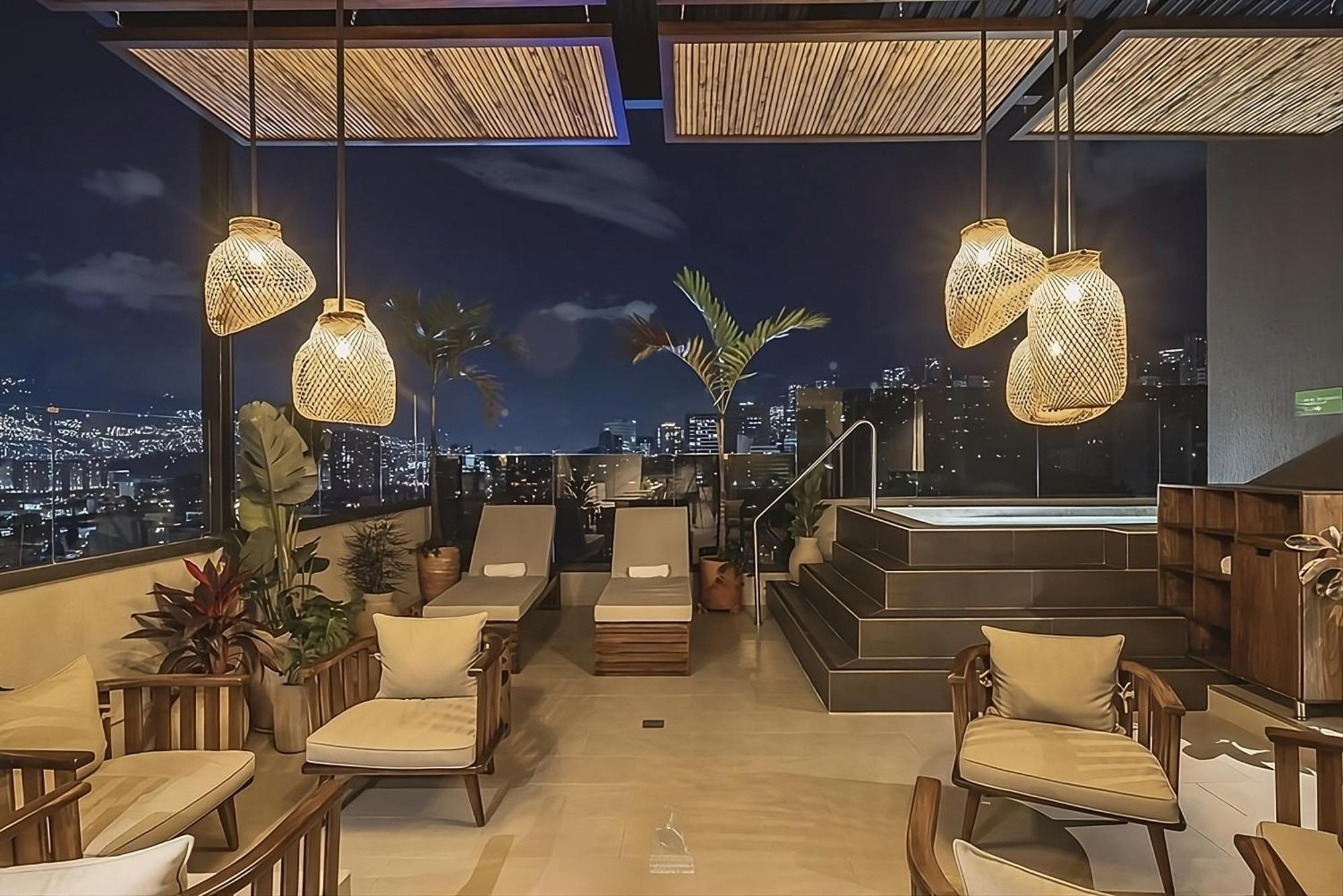 Golden Valley Hotel 麦德林 外观 照片