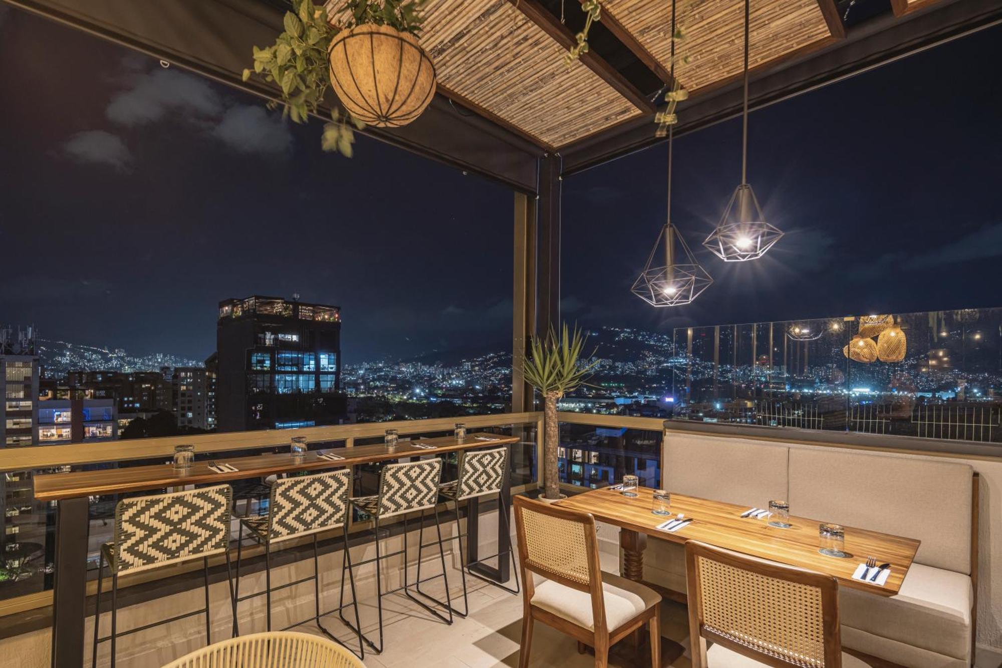 Golden Valley Hotel 麦德林 外观 照片