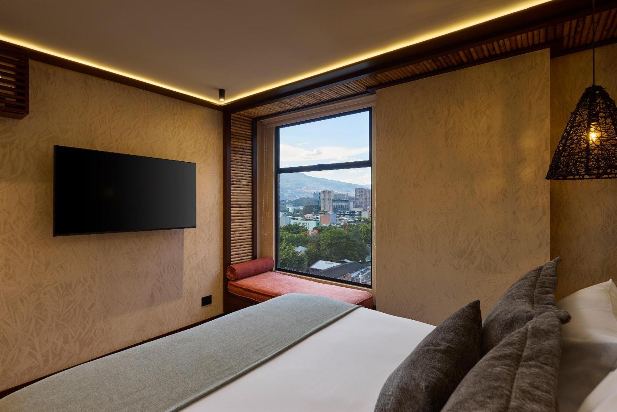 Golden Valley Hotel 麦德林 外观 照片