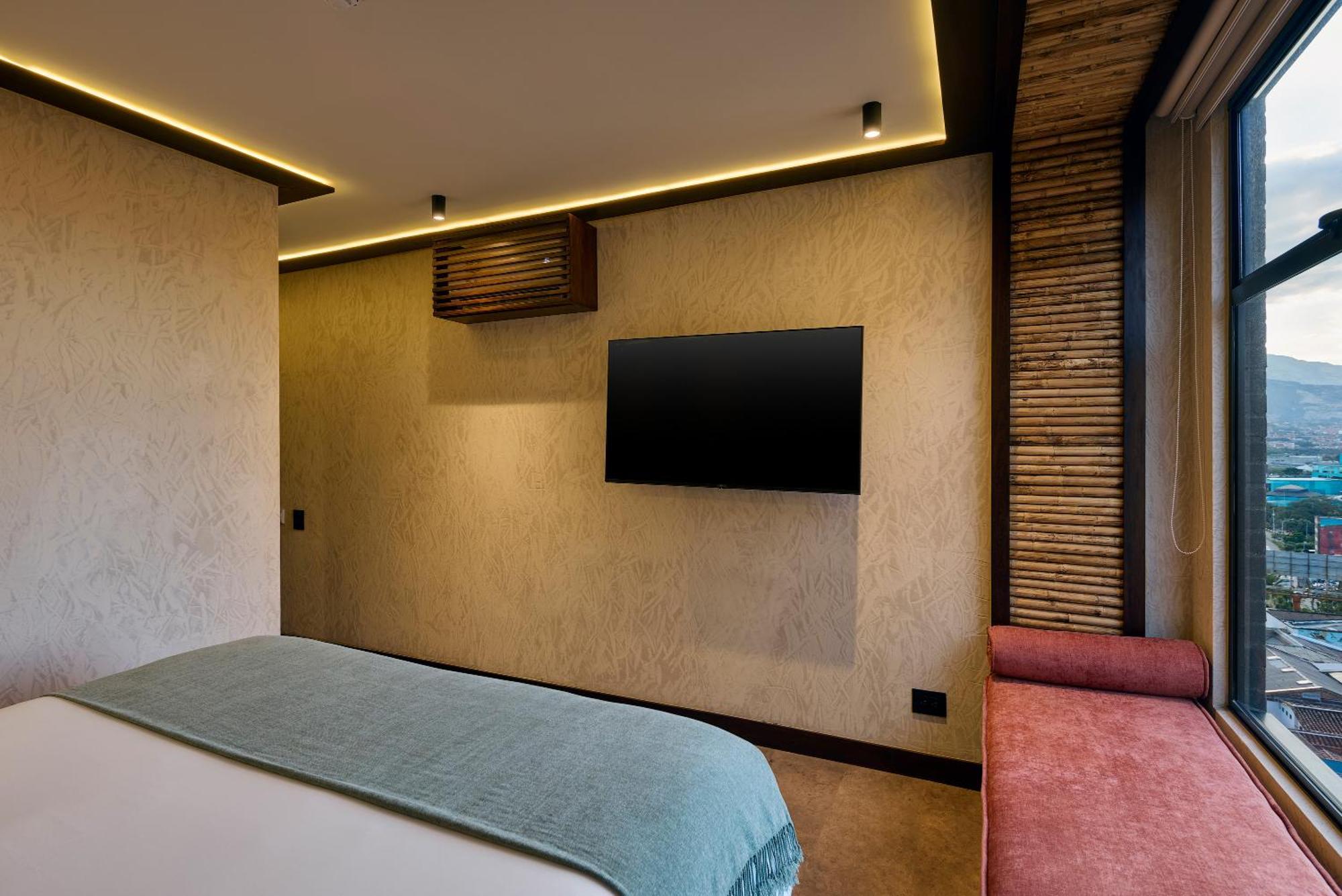 Golden Valley Hotel 麦德林 外观 照片