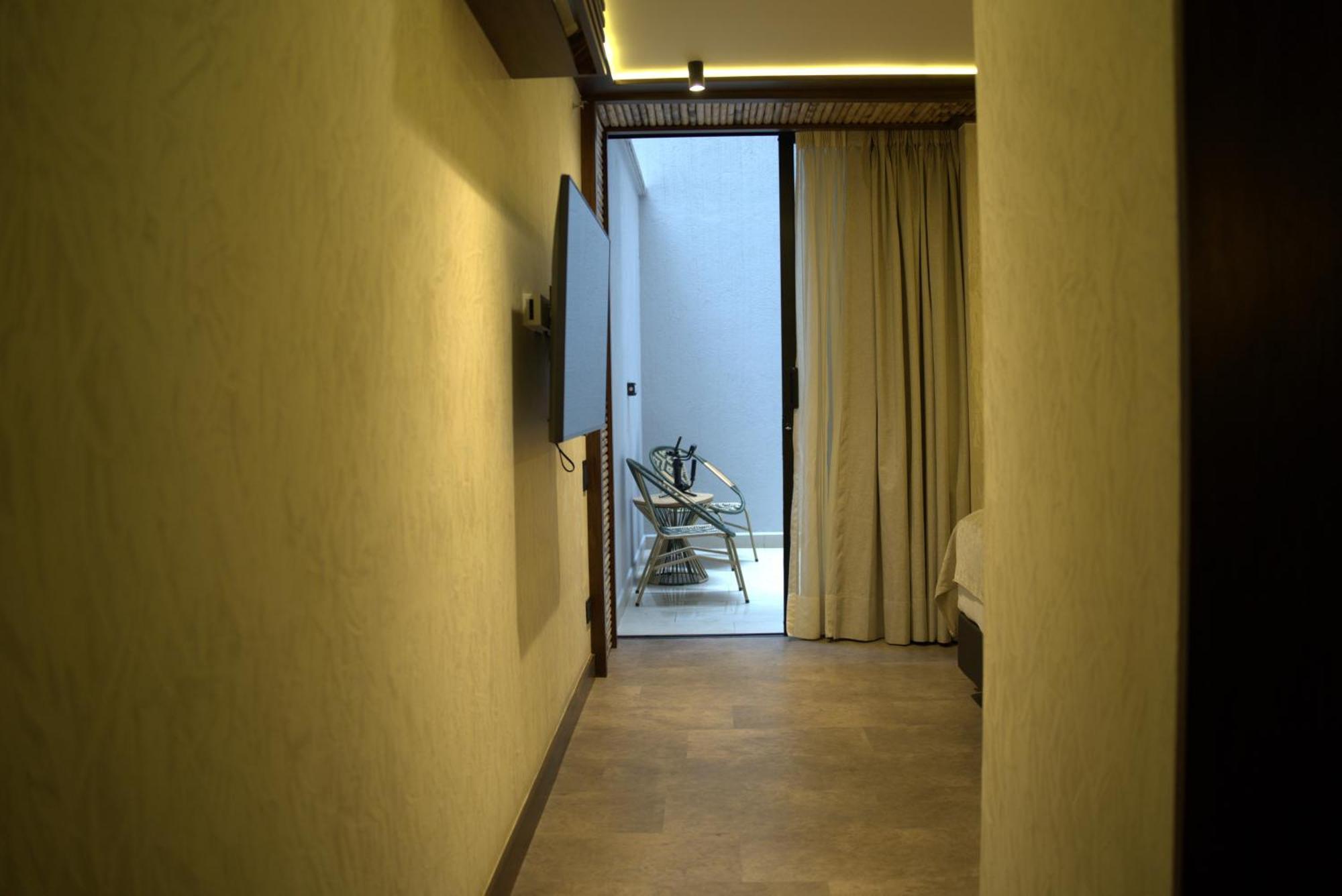 Golden Valley Hotel 麦德林 外观 照片