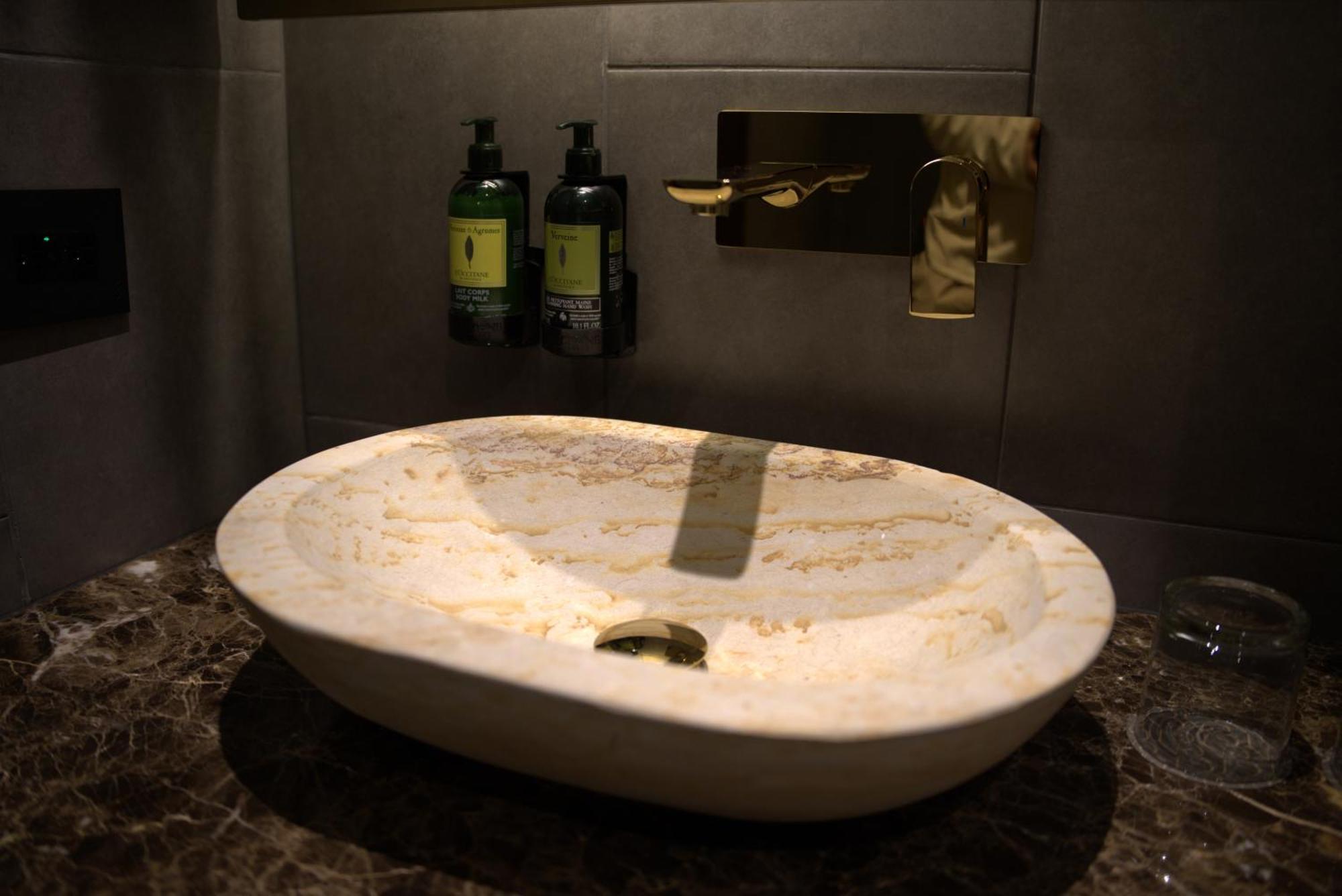 Golden Valley Hotel 麦德林 外观 照片